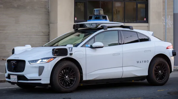 Waymo Robotaxi Stops in San Antonio Intersection, Raising Questions About Signal Recognition and Remote Assistance