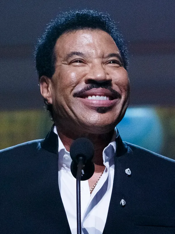 Lionel Richie and Earth, Wind & Fire to bring 2026 co-headlining tour stop to San Antonio