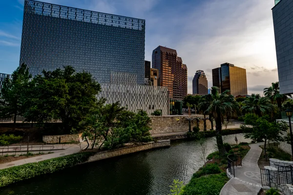 Cinderella Ballet and Classic Rock Tributes Headline San Antonio Today