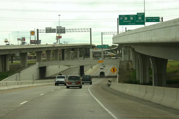 I-35 Lower Level Closure and Wurzbach Pkwy Delays Top Friday Commute Concerns