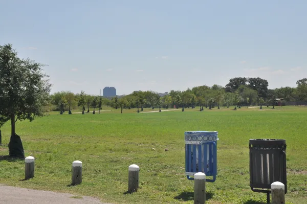 McAllister Park visitors demand stronger policing after recurring car break-ins and reports of shattered windows