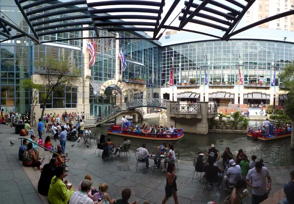 Mexico Ceaty plans April 2026 opening at Rivercenter, aiming to reshape River Walk dining